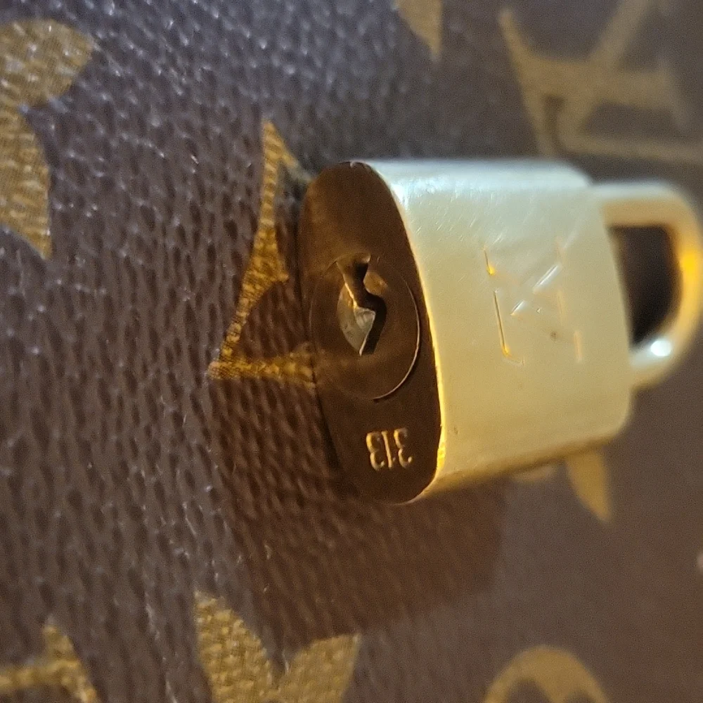 AUTHENTIC VINTAGE LOUIS VUITTON PADLOCK #313 - Picture 3 of 4